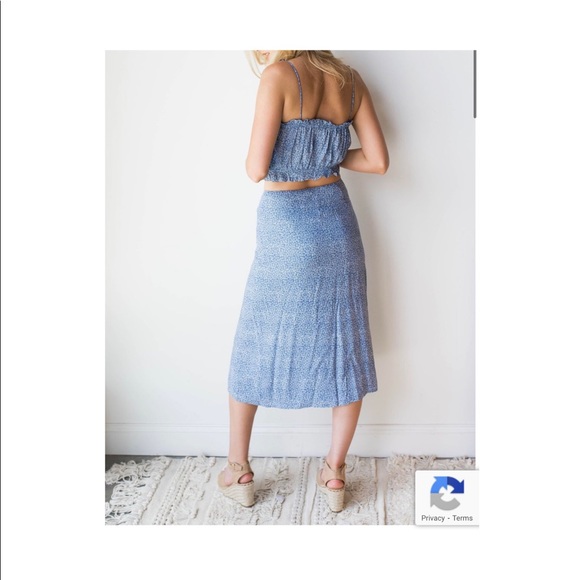 Two piece set - Picture 2 of 2